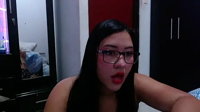 LuciaTomson online show from 05-14-26, 07:42