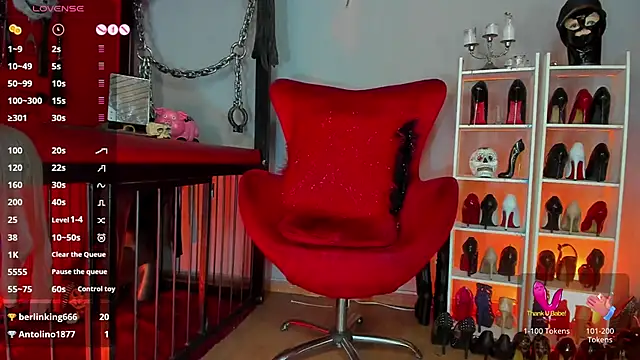 Snapshot of MistressAndre chatting on 10-04-25, 09:13 MistressAndre online show from 10-04-25, 09:13