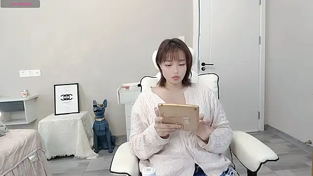 Snapshot of Cothy_Ti chatting on 11-07-25, 04:23 Cothy Ti online show from 11-07-25, 04:23