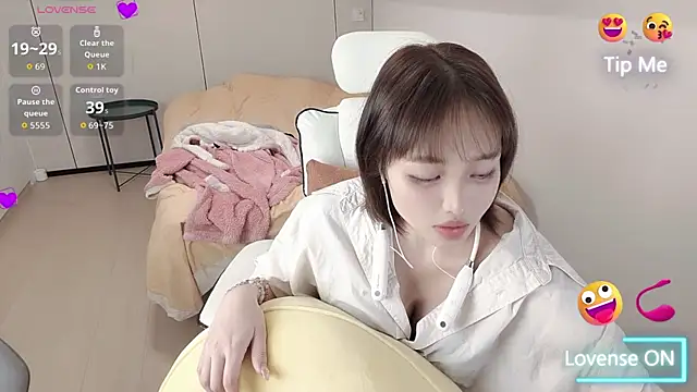 Snapshot of Cothy_Ti chatting on 01-11-26, 11:15 Cothy Ti online show from 01-11-26, 11:15