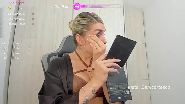 Snapshot of barbie_millit chatting on 12-22-24, 01:44 barbie millit online show from 12-22-24, 01:44