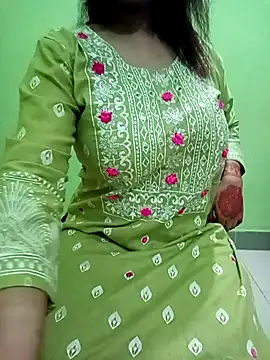 Snapshot of Dayna-36 chatting on 12-24-24, 03:47 Dayna-36 online show from 12-24-24, 03:47