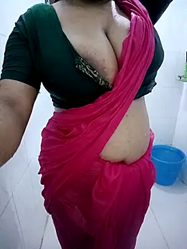 Snapshot of Dayna-36 chatting on 02-19-25, 11:38 Dayna-36 online show from 02-19-25, 11:38