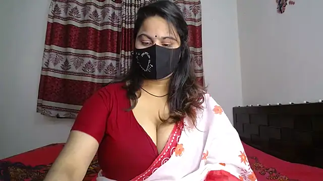 Snapshot of Dayna-36 chatting on 11-26-25, 01:01 Dayna-36 online show from 11-26-25, 01:01