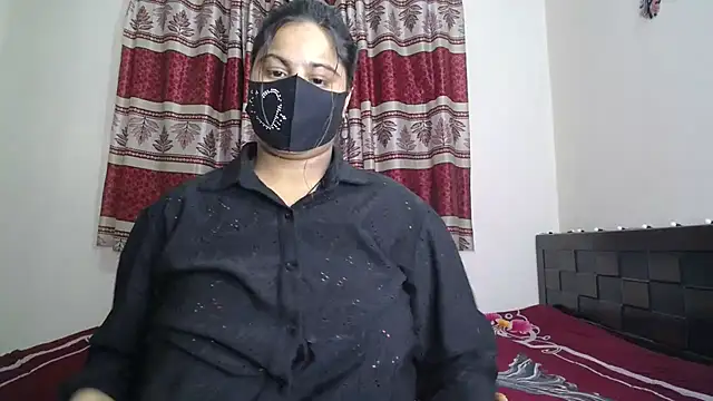 Snapshot of Dayna-36 chatting on 11-29-25, 04:21 Dayna-36 online show from 11-29-25, 04:21