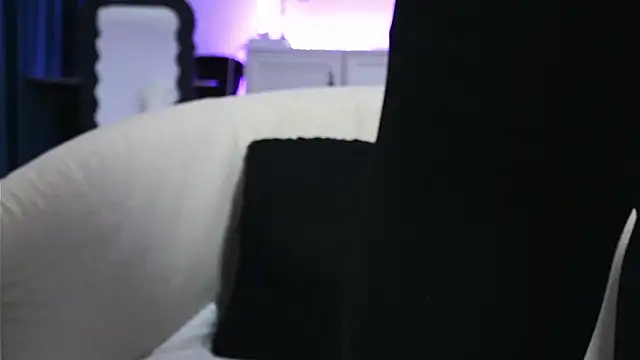 ivyleague  online show from 02-13-26, 05:53