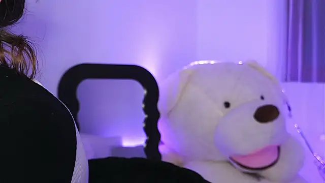 ivyleague  online show from 02-25-26, 06:06