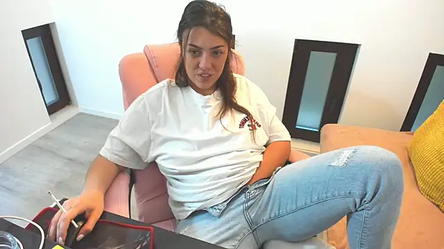 Dyana Kaylinn online show from 11-16-25, 05:35