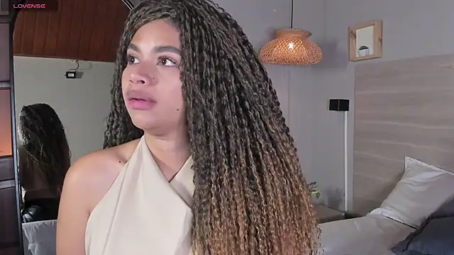 nayah   online show from 04-11-26, 08:13