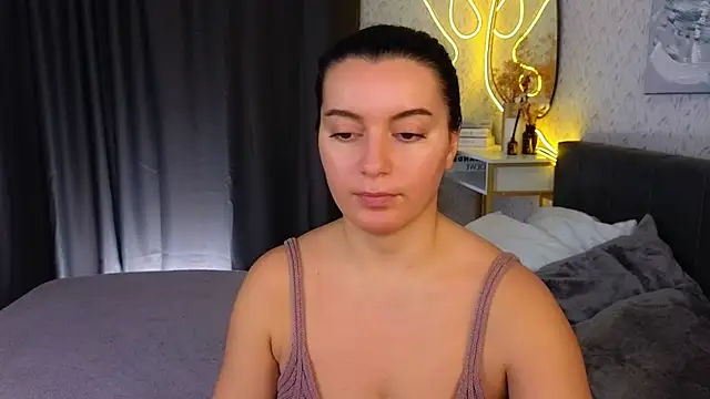 YourSweetDream  online show from 02-05-25, 08:32