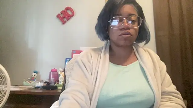 MommyConfident online show from 10-24-25, 02:35