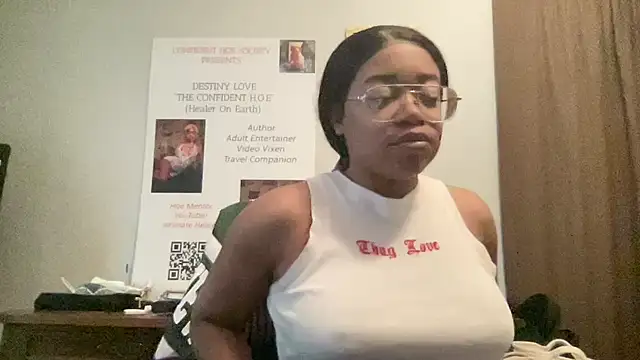 MommyConfident online show from 05-10-26, 10:04
