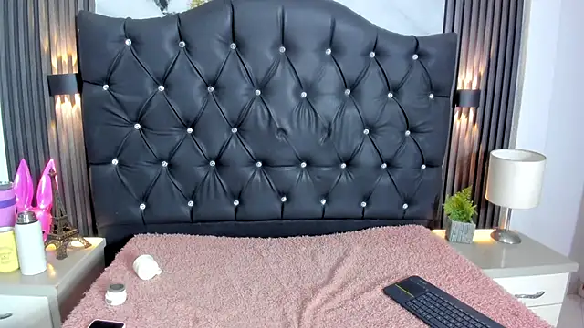 Kagome01 online show from 04-18-26, 12:31