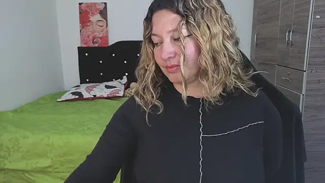 Devil Sara online show from 05-15-26, 03:19