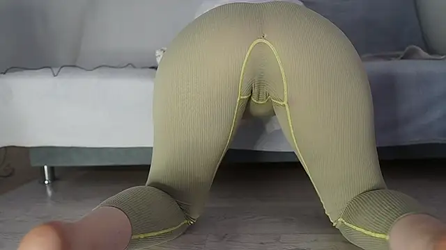 Snapshot of Fecvht45 chatting on 02-28-25, 10:20 Fecvht45 online show from 02-28-25, 10:20