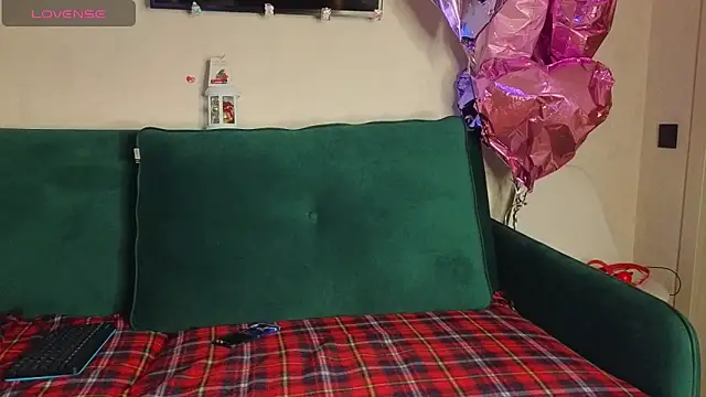 Snapshot of FoxLoveBasik chatting on 12-25-24, 05:58 FoxLoveBasik online show from 12-25-24, 05:58