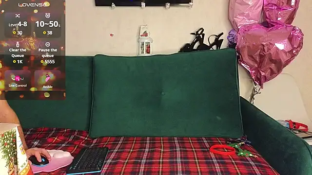 Snapshot of FoxLoveBasik chatting on 12-26-24, 02:55 FoxLoveBasik online show from 12-26-24, 02:55