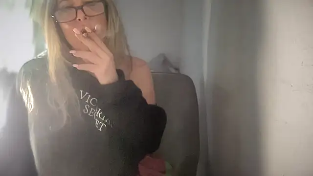 Snapshot of ALEXADANIELLE chatting on 03-13-26, 08:04 ALEXADANIELLE online show from 03-13-26, 08:04