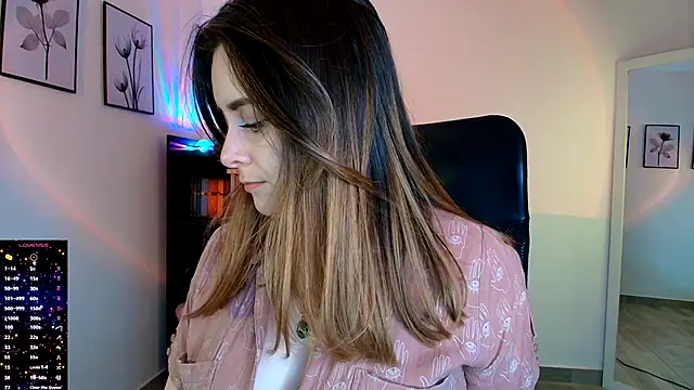 Snapshot of miss_seline chatting on 11-22-25, 10:53 miss seline online show from 11-22-25, 10:53