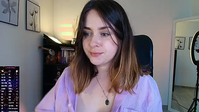 Snapshot of miss_seline chatting on 02-14-26, 09:22 miss seline online show from 02-14-26, 09:22