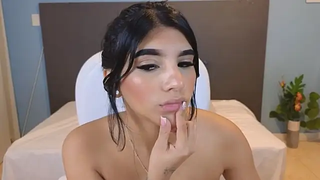 Snapshot of maiaa_ruiz chatting on 12-31-24, 12:25 maiaa ruiz online show from 12-31-24, 12:25