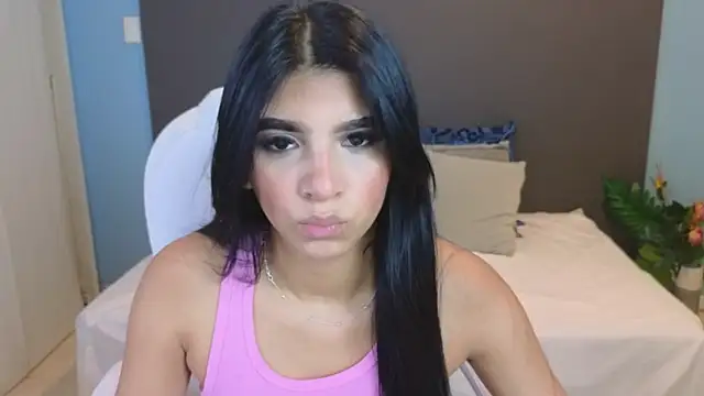 Snapshot of maiaa_ruiz chatting on 01-25-25, 01:08 maiaa ruiz online show from 01-25-25, 01:08