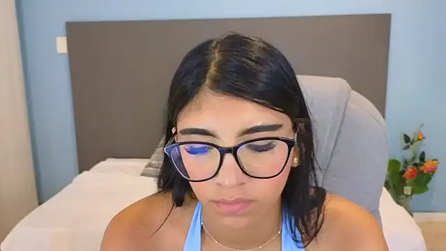 Snapshot of maiaa_ruiz chatting on 11-06-25, 02:51 maiaa ruiz online show from 11-06-25, 02:51