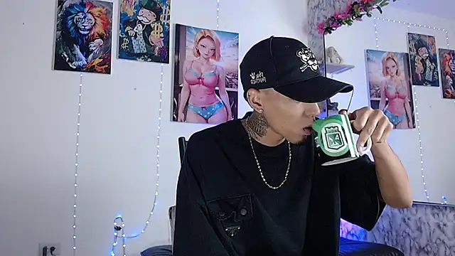 Liam lee online show from 09-11-25, 01:33