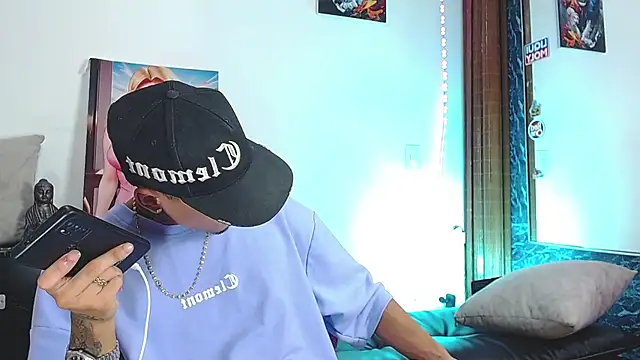 Liam lee online show from 11-23-25, 01:55