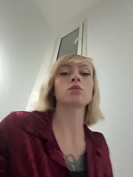 haileyhope  online show from 11-25-25, 07:36