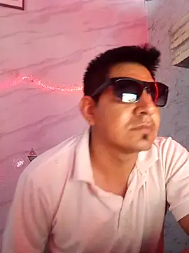 latino17 online show from 08-09-26, 07:24