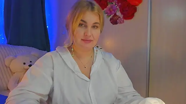 CoraSwon online show from 01-23-25, 05:42