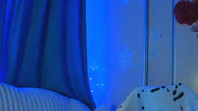 CoraSwon online show from 02-12-25, 10:37