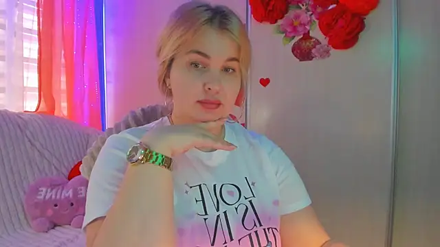 CoraSwon online show from 03-14-25, 08:42