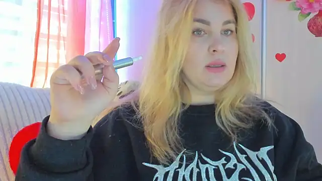 CoraSwon online show from 03-19-25, 08:45