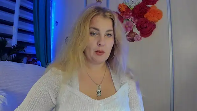 CoraSwon online show from 10-17-25, 05:59