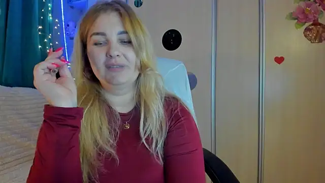 CoraSwon online show from 03-15-26, 06:03