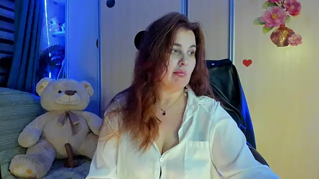 CoraSwon online show from 04-18-26, 08:20