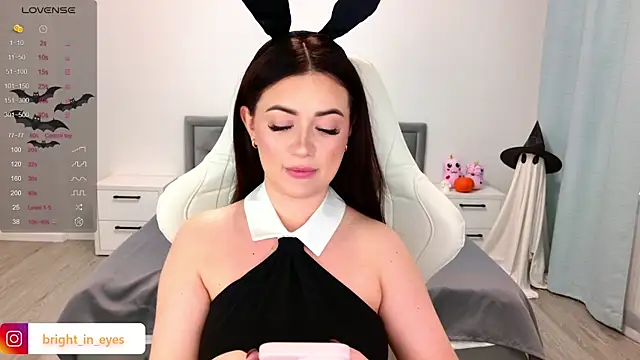 Snapshot of ariel_grand chatting on 11-01-25, 02:02 ariel grand online show from 11-01-25, 02:02