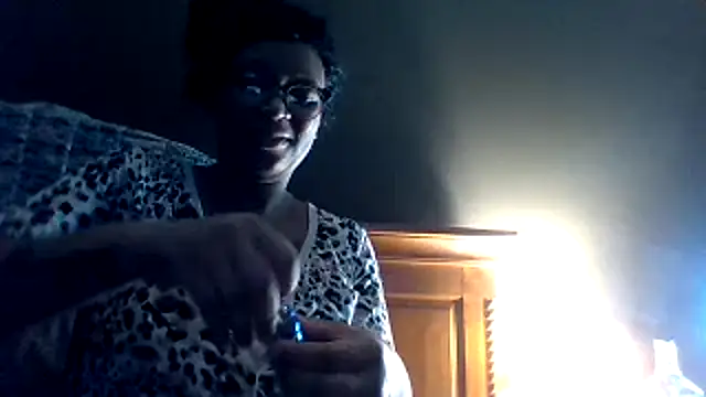 Snapshot of KLoveeee chatting on 01-12-25, 08:57 KLoveeee online show from 01-12-25, 08:57