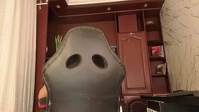 AmberNix online show from 12-22-25, 02:47