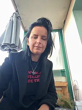 Snapshot of Off__Melonenmandy chatting on 12-17-25, 09:04 Off Melonenmandy online show from 12-17-25, 09:04