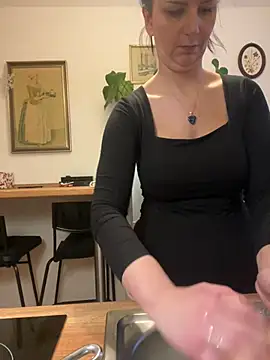 Snapshot of Off__Melonenmandy chatting on 02-17-26, 04:13 Off Melonenmandy online show from 02-17-26, 04:13