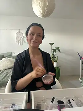 Snapshot of Off__Melonenmandy chatting on 02-28-26, 08:37 Off Melonenmandy online show from 02-28-26, 08:37