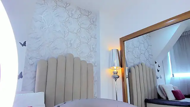 SofiaRios04 online show from 09-29-25, 12:43