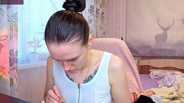 Bella  Swoon online show from 04-28-26, 04:50