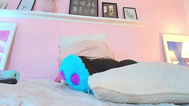 Snapshot of MARAFOX69 chatting on 02-11-25, 07:33 MARAFOX69 online show from 02-11-25, 07:33