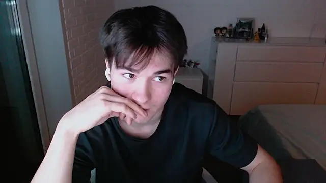 MarkusDean online show from 11-25-25, 03:56