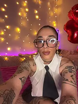 Chachou000 online show from 03-06-25, 06:48