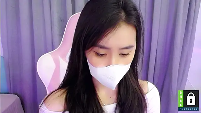 Snapshot of San___San chatting on 02-04-25, 02:28 San San online show from 02-04-25, 02:28